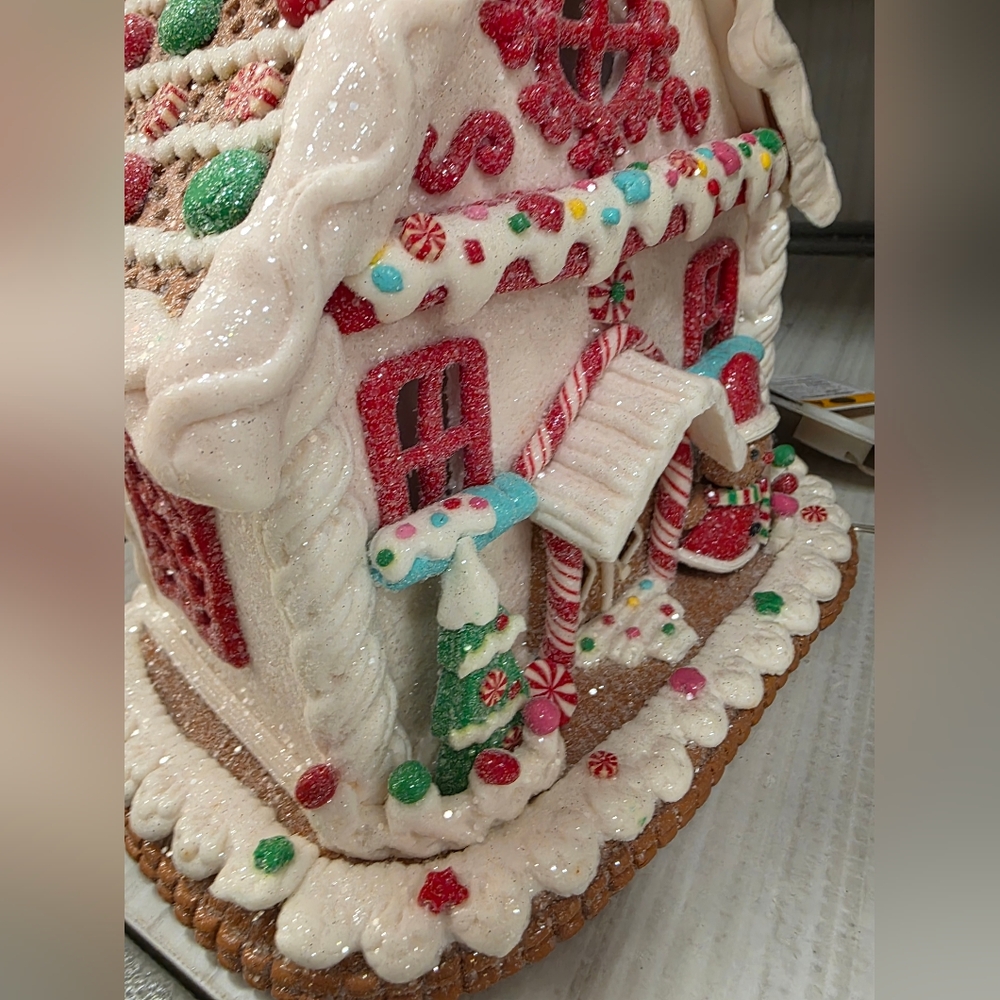 Festive Peppermint Gingerbread House-NWT - Picture 4 of 8